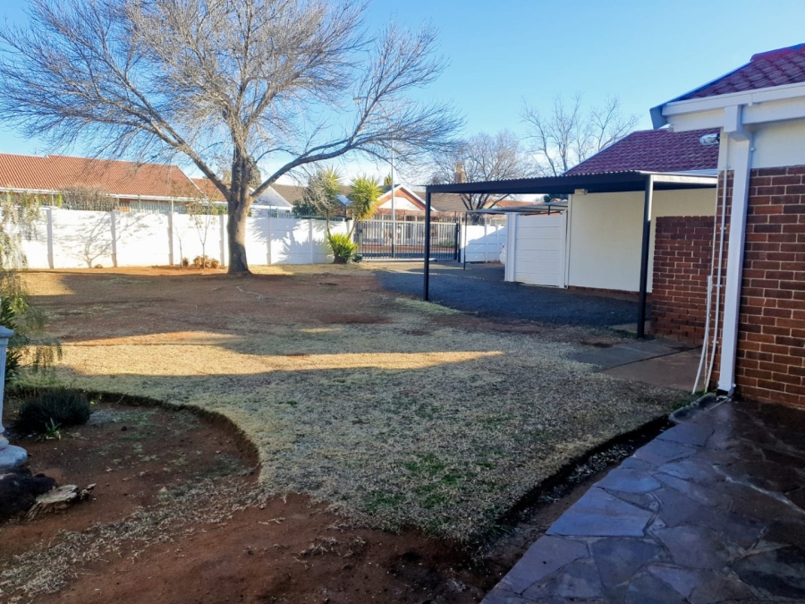 To Let 3 Bedroom Property for Rent in Fichardt Park Free State